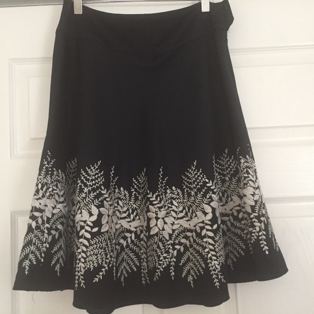 navy blue and white skirt